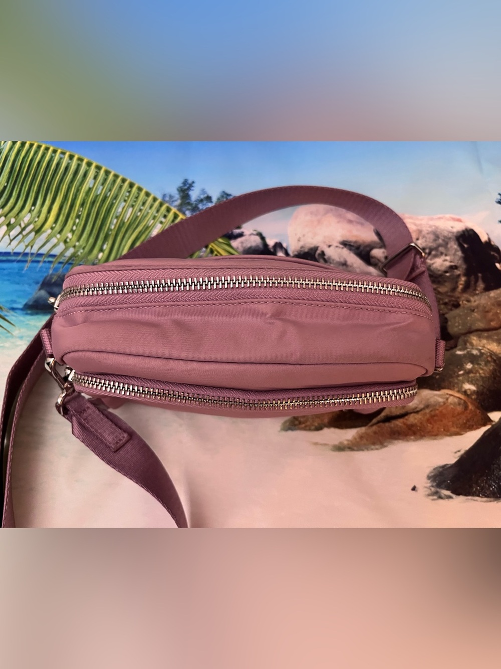 Lululemon Everywhere Crossbody Bag 2L - Picture 6 of 16